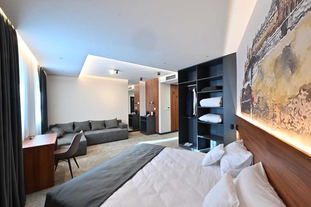 Tvrdjava Rooms - Novi Sad Buitenkant foto