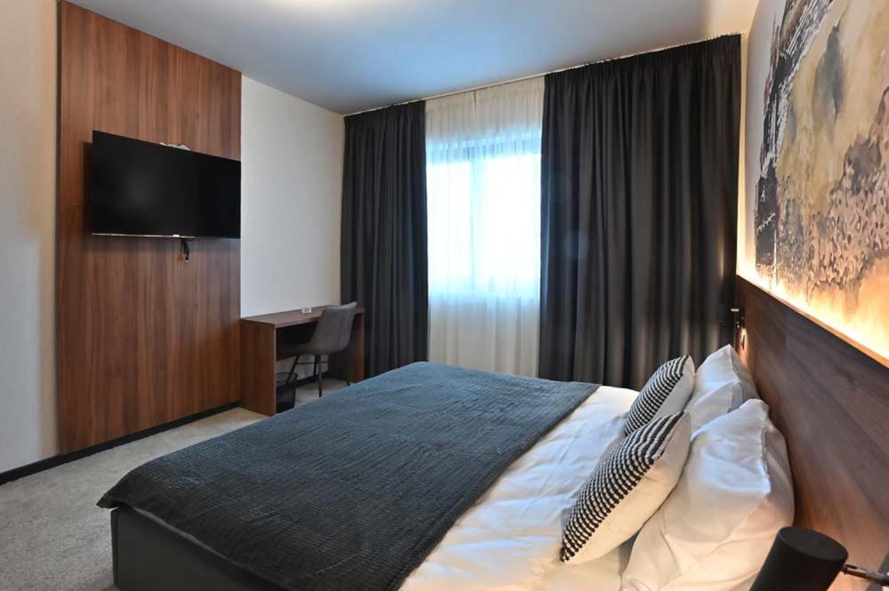 Tvrdjava Rooms - Novi Sad Buitenkant foto